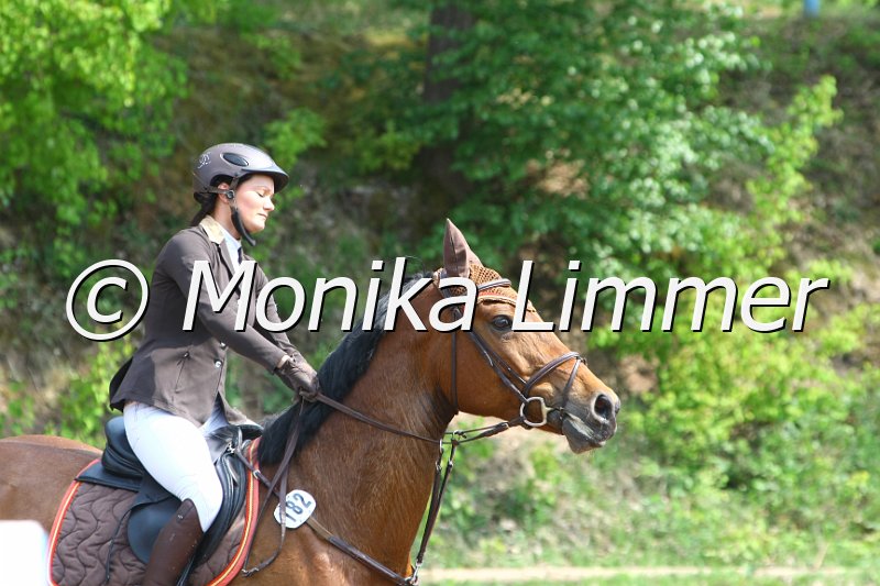 104M3234_Luana_Punkte L.JPG